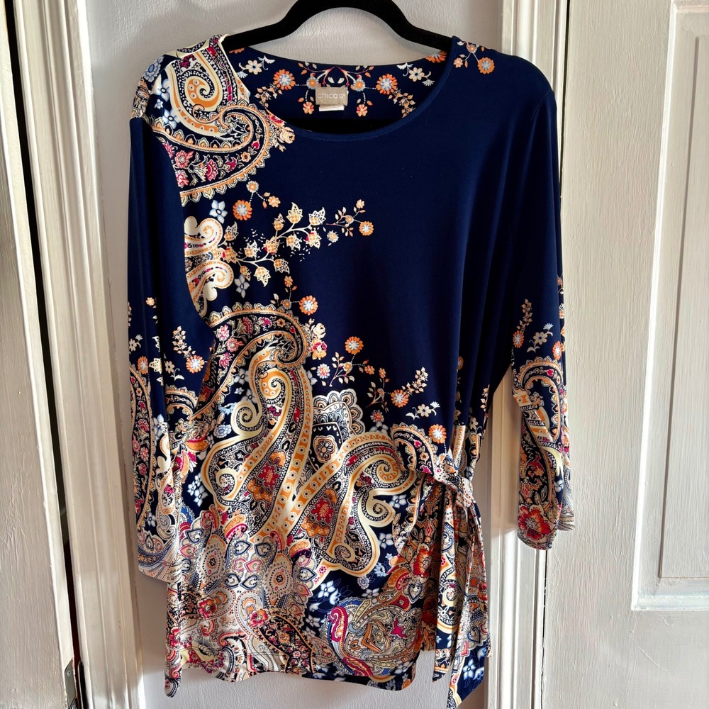 Chico's Women Size 2 Large Top Navy Blue Paisley Side Tie 3/4 Sleeve Side Tie
